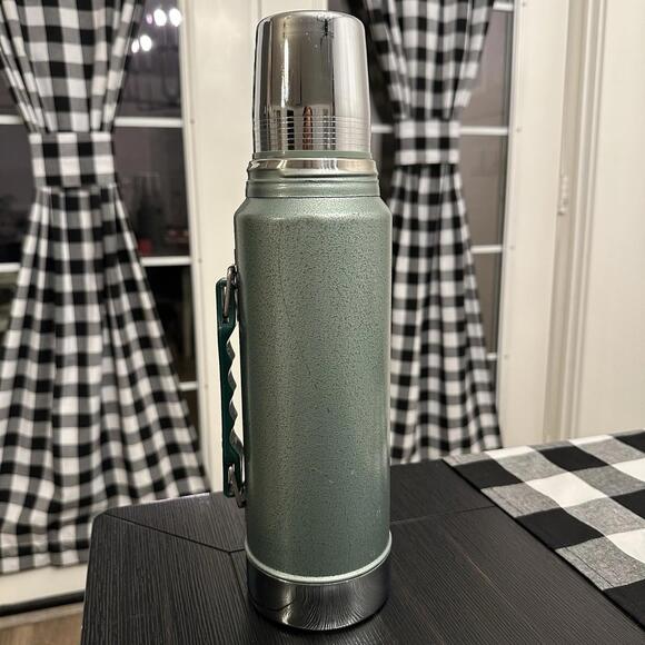 Vintage Stanley Aladdin Unbreakable Vacuum Bottle Thermos A-944DH Quart VGC - Picture 2 of 10